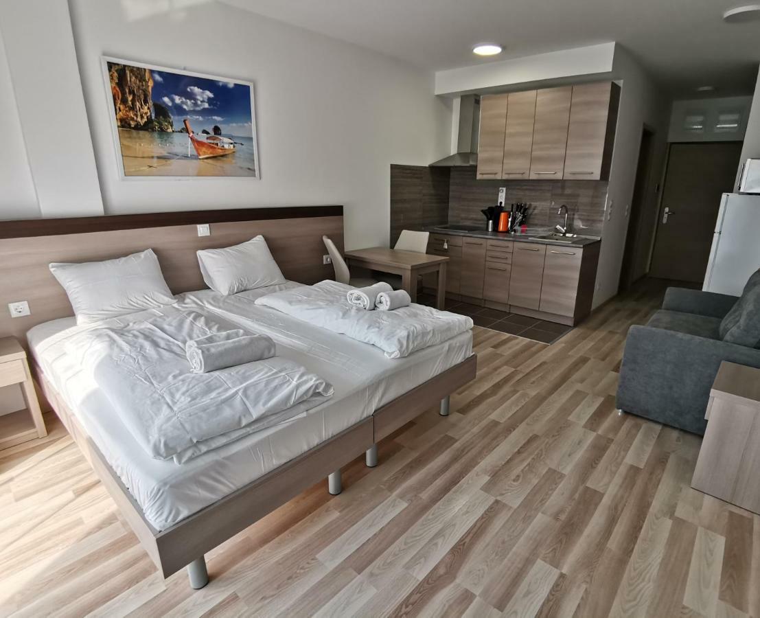 Corvin Holiday Apartments Hotel Budapest Luaran gambar