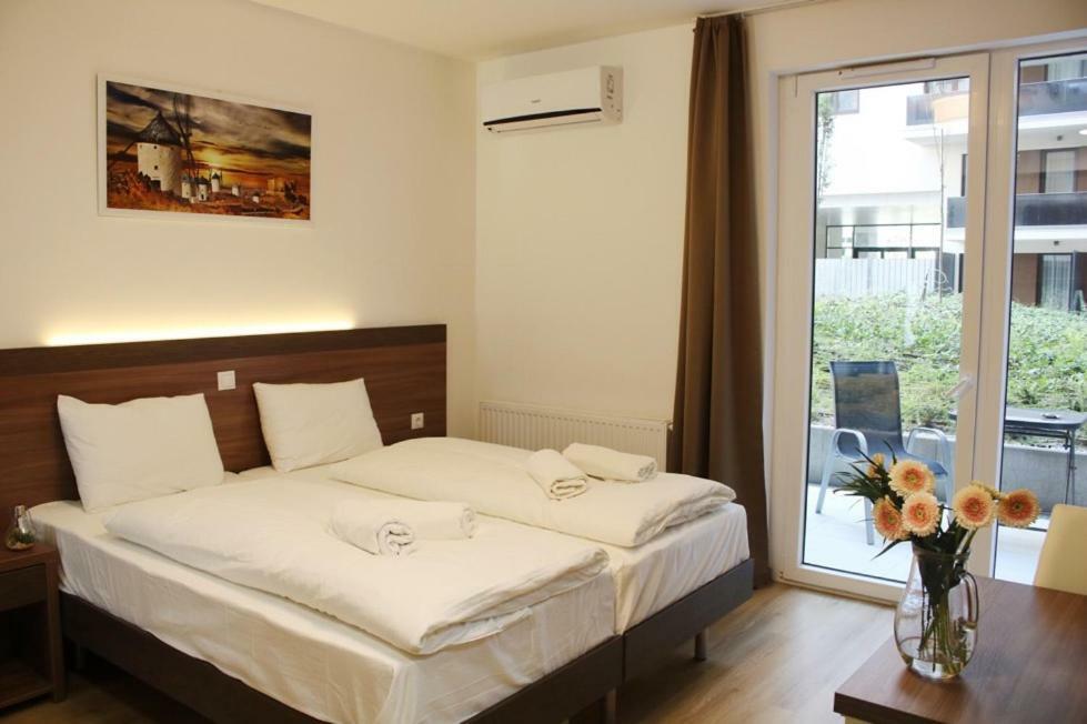 Corvin Holiday Apartments Hotel Budapest Luaran gambar