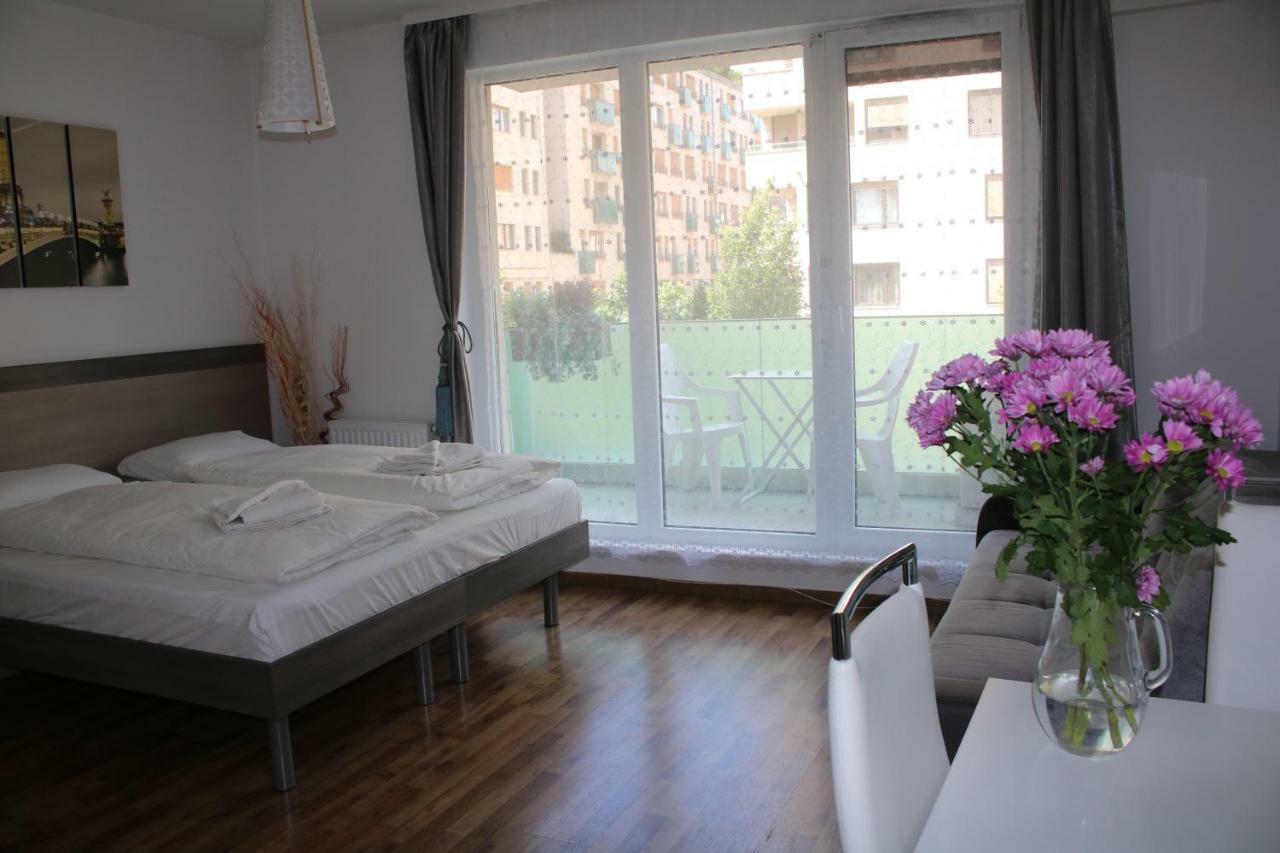 Corvin Holiday Apartments Hotel Budapest Luaran gambar