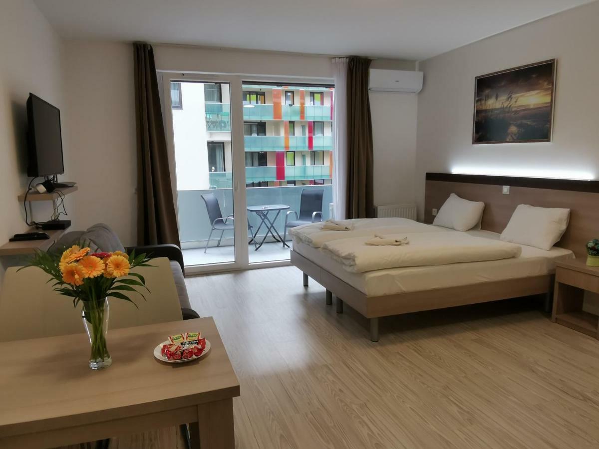 Corvin Holiday Apartments Hotel Budapest Luaran gambar