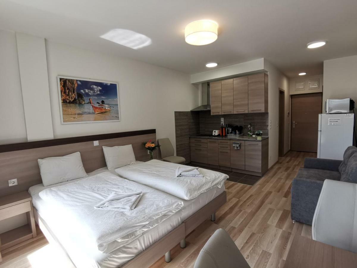 Corvin Holiday Apartments Hotel Budapest Luaran gambar