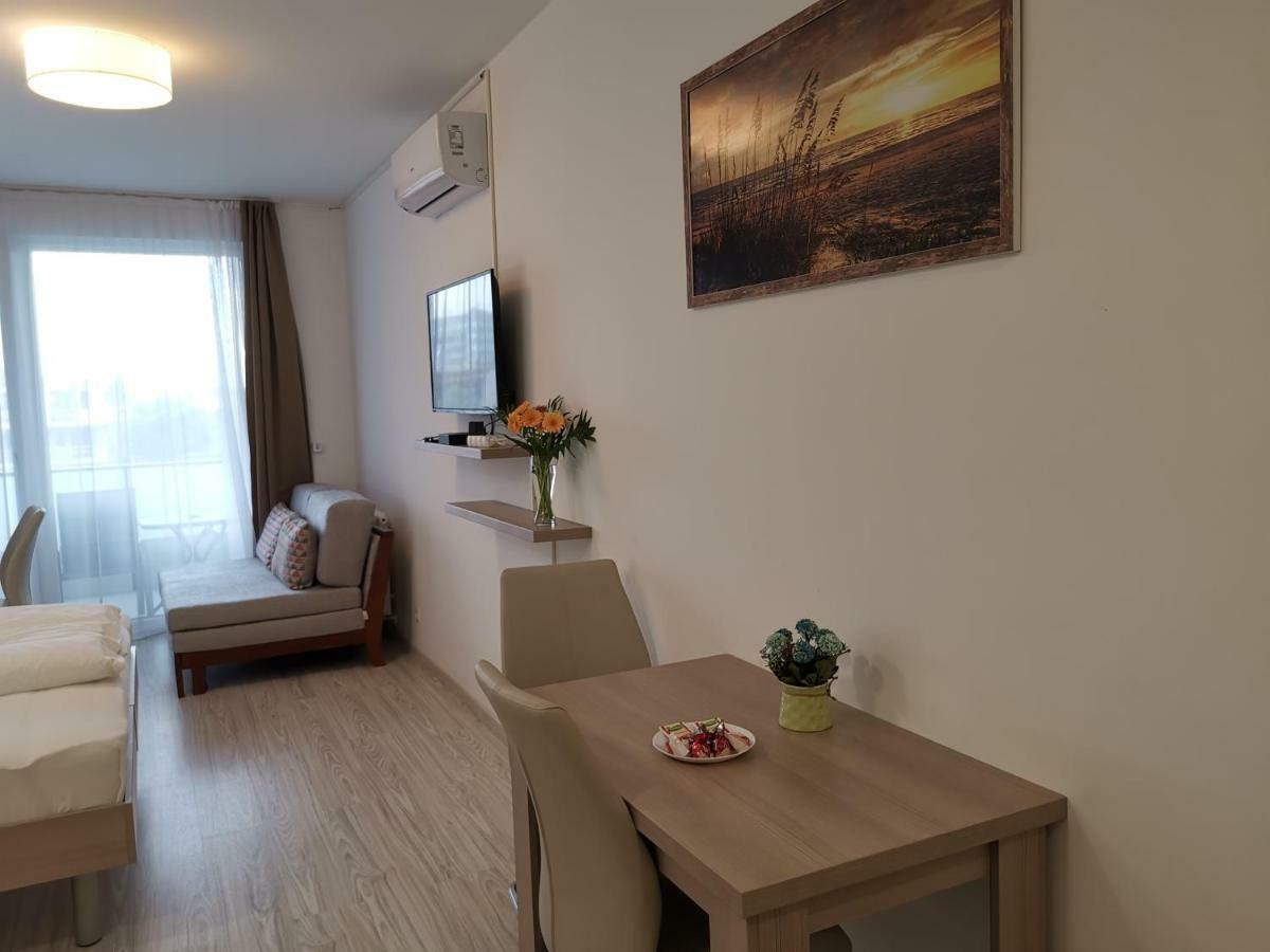 Corvin Holiday Apartments Hotel Budapest Luaran gambar